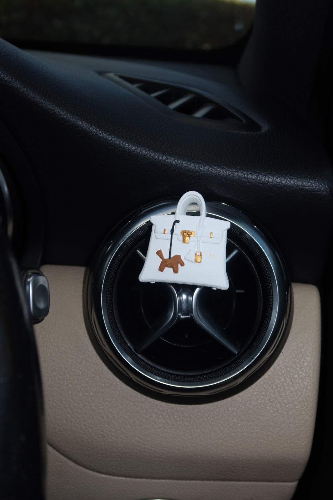 Luxury Inspired Bag Air Freshener Clip: The Blanc